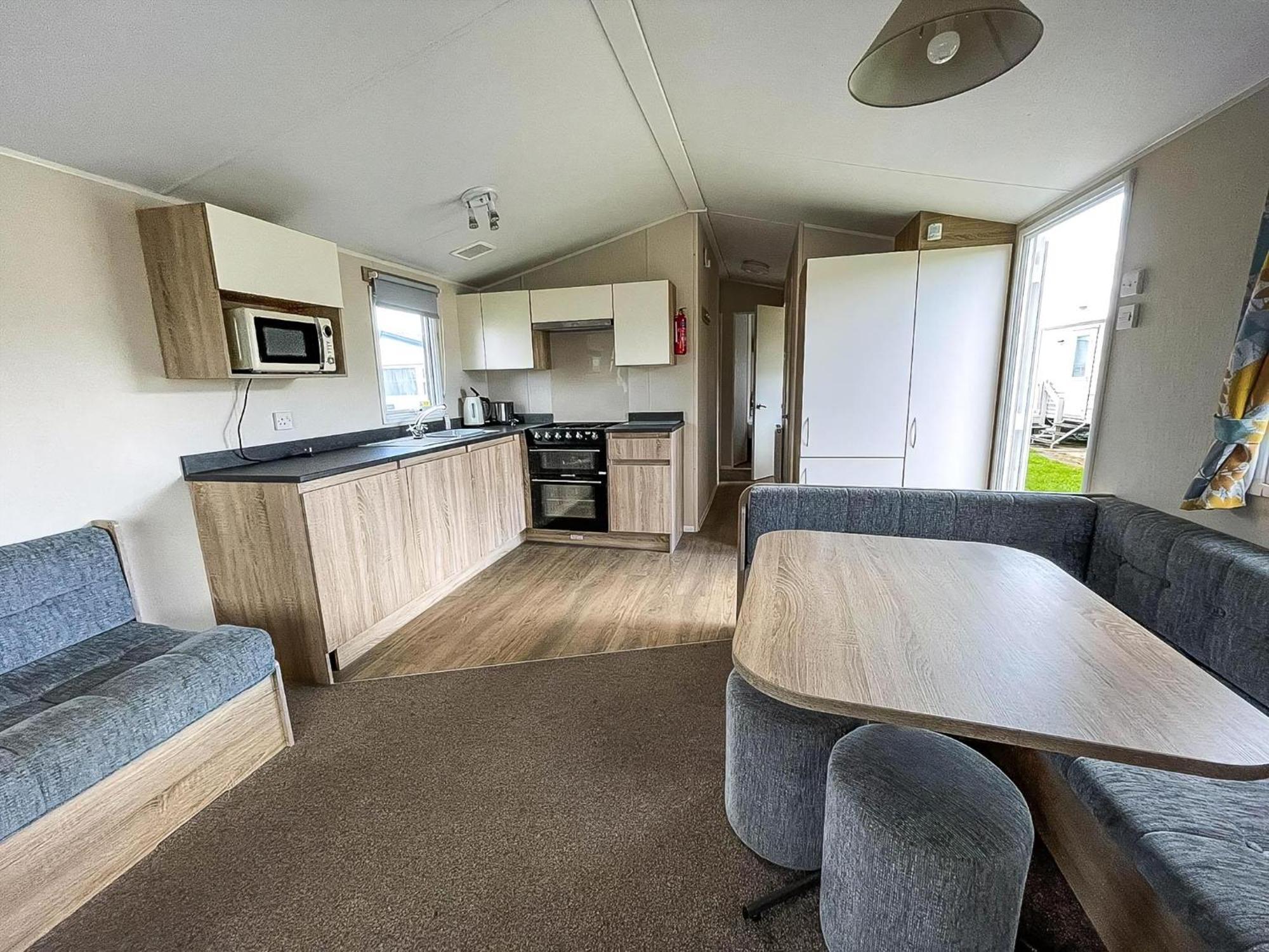 Great 6 Berth Caravan Nearby The Beach In Walton-On-The-Naze Ref 17181X Eksteriør billede